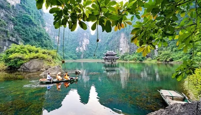 Trải nghiệm Tour Ninh Bình 3 ngày 2 đêm tuyệt vời cùng các điểm đến hấp dẫn